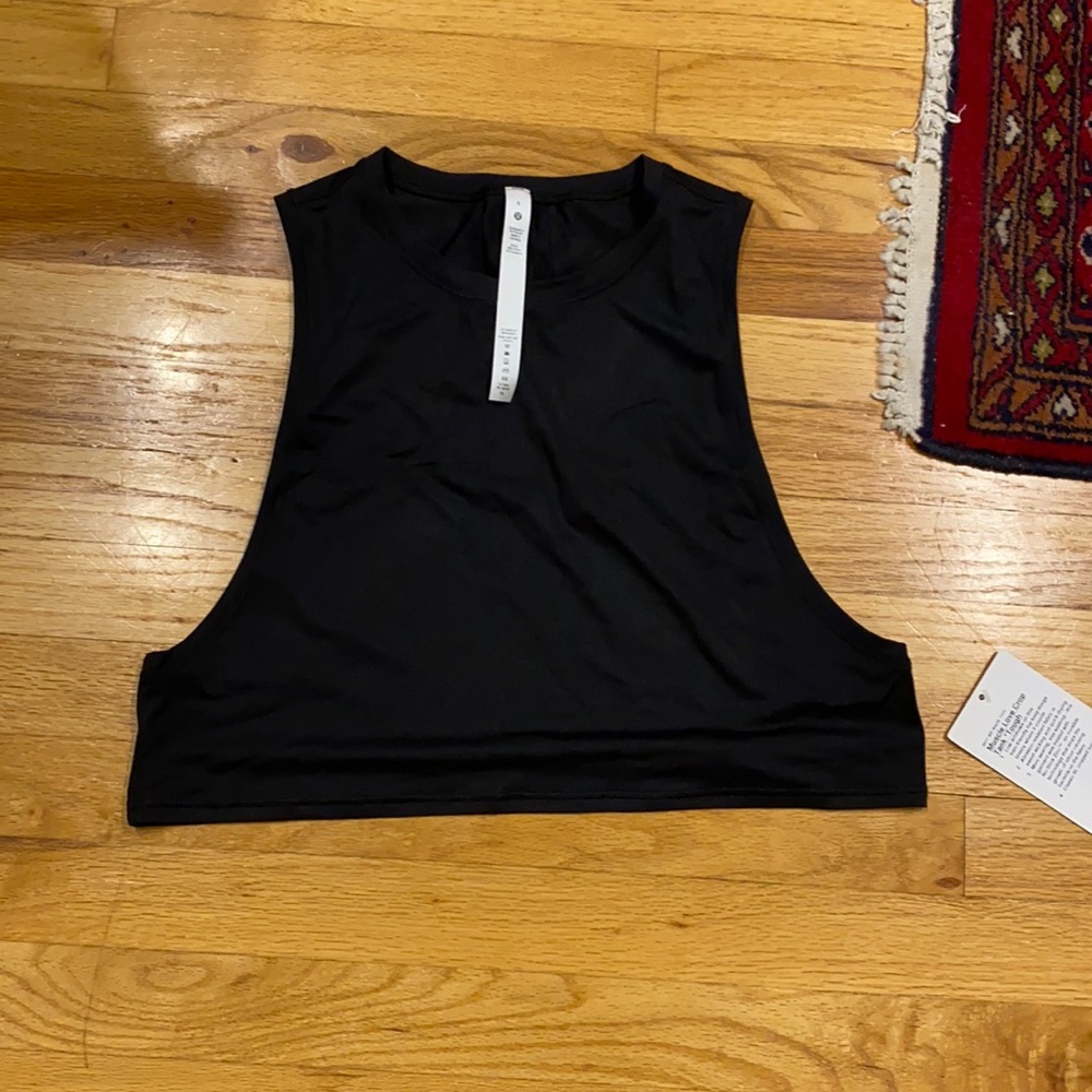 NWT muscle love crop top